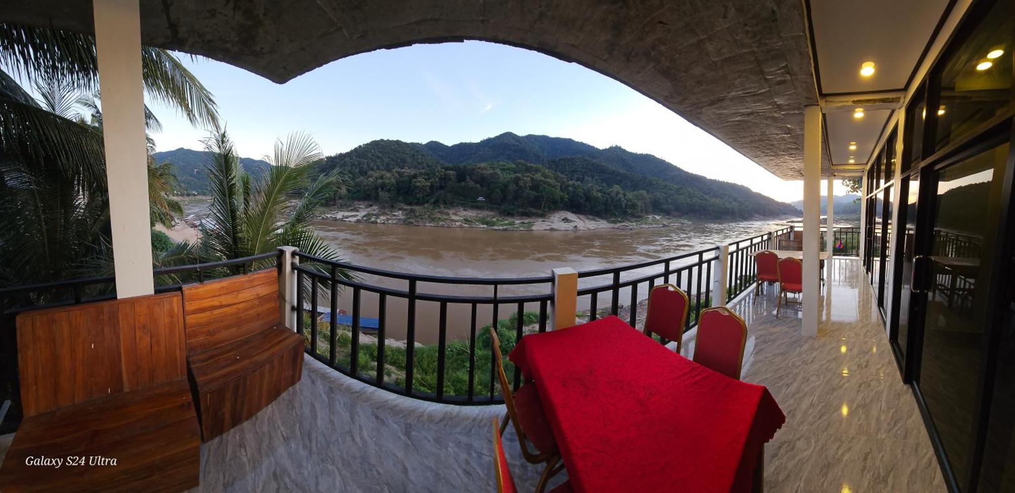 Inn Riverside Hostel Pb Muang Pakbèng Eksteriør bilde