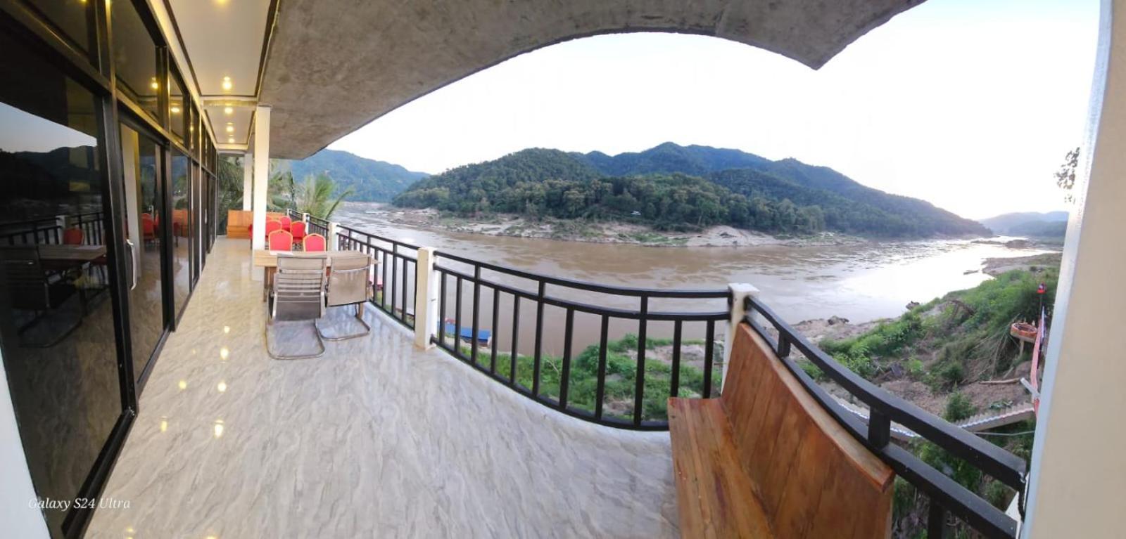 Inn Riverside Hostel Pb Muang Pakbèng Eksteriør bilde