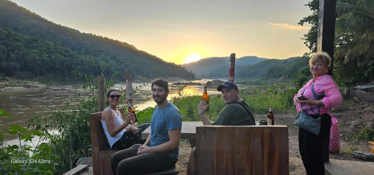 Inn Riverside Hostel Pb Muang Pakbèng Eksteriør bilde