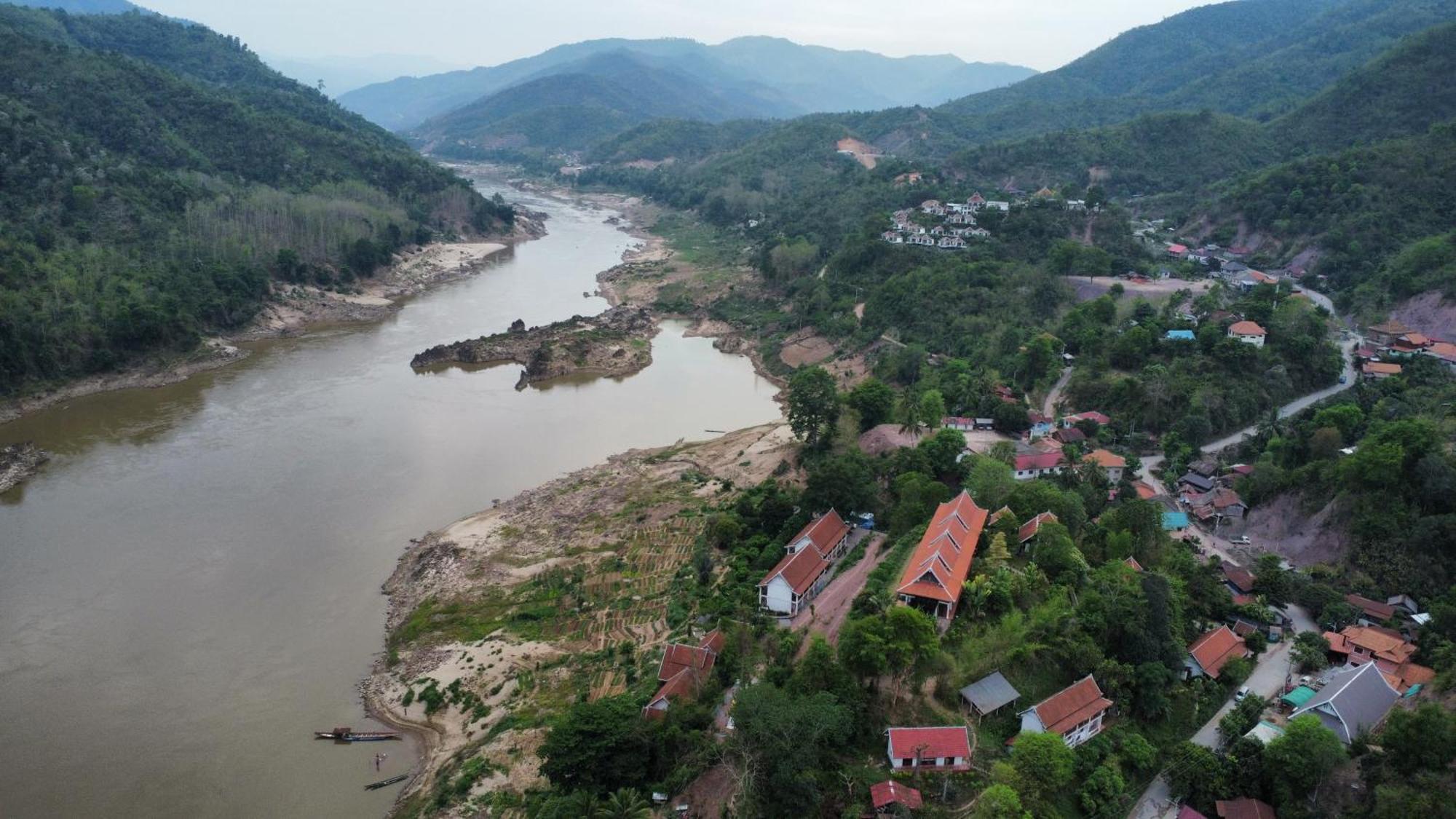 Inn Riverside Hostel Pb Muang Pakbèng Eksteriør bilde